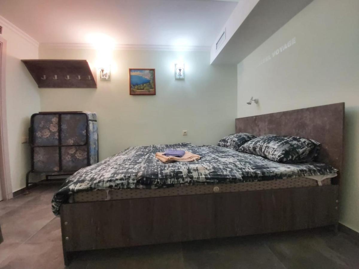 Hostel Voyage Batumi Esterno foto